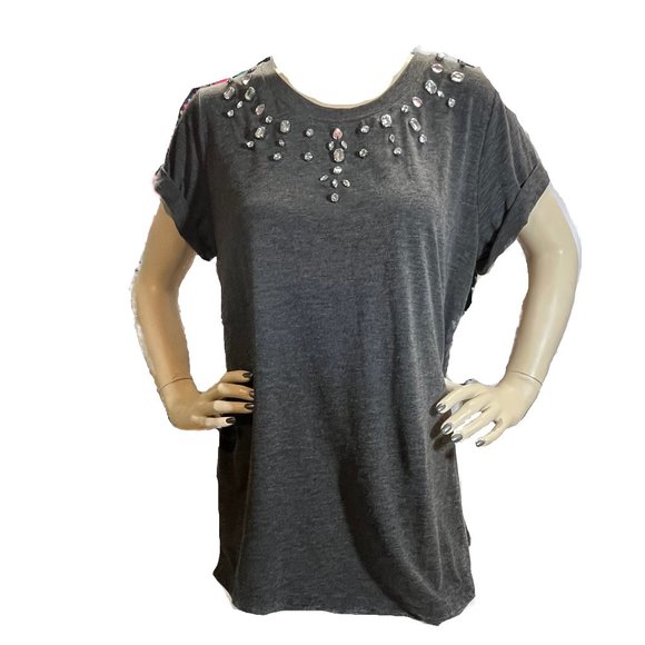 NWOT XHILARATION GRAY SHORT SLEEVE TEE WITH LARGE GEM EMBLESHIMENTS. SIZE L - Picture 2 of 5